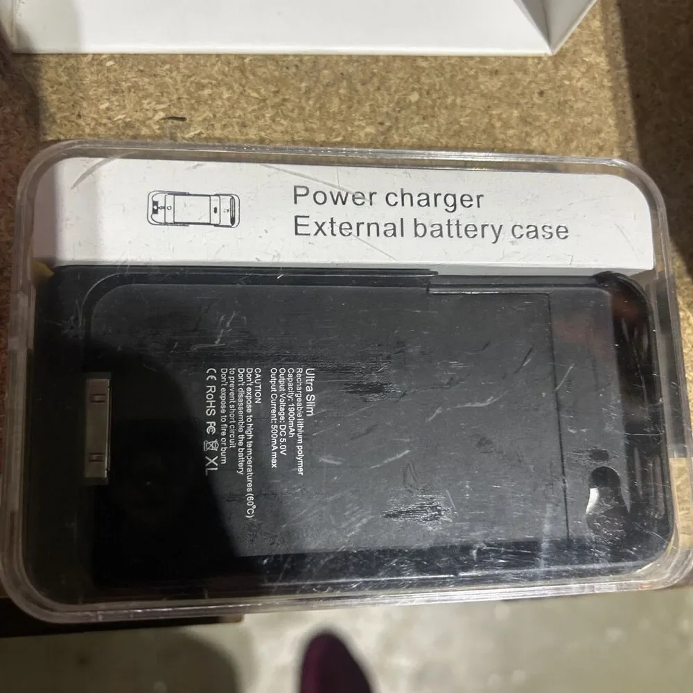Apple iPhone 4 16GB Black iOS 3.5in GSM Unlocked w/ Box & External Charger Case